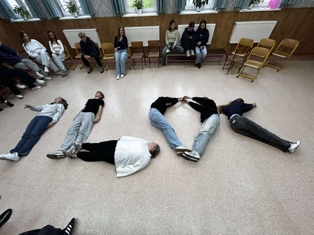 Uczniowie z klasy 1 LO C