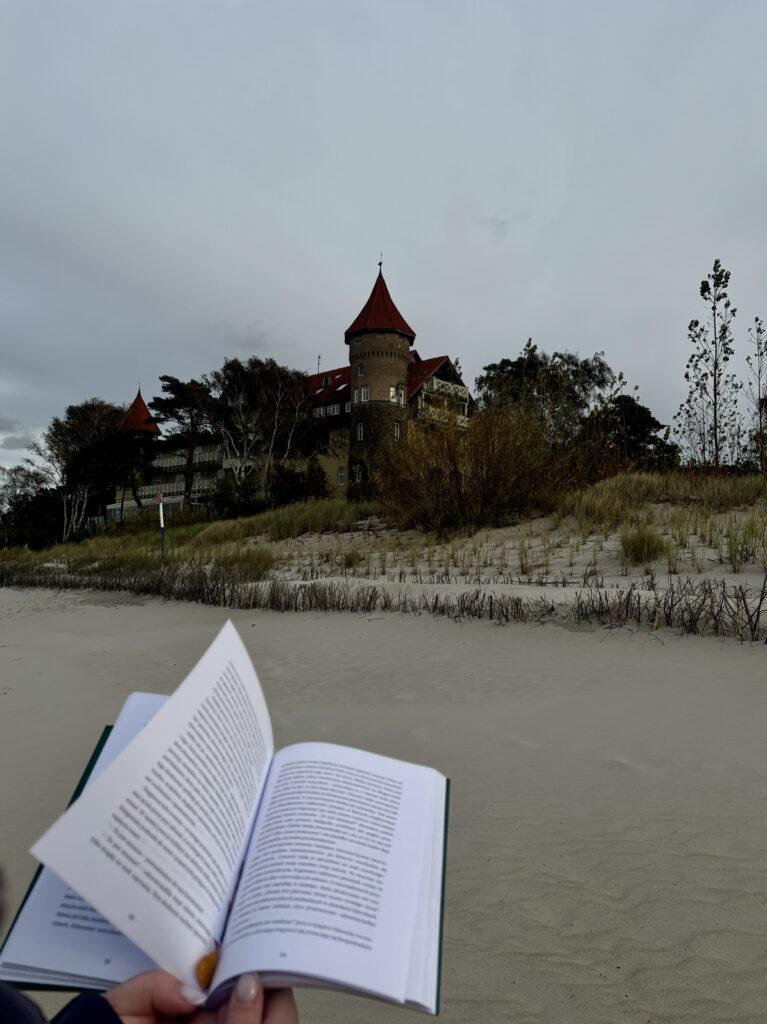 Jesienna opowieść z zamku nad morzem Alicja Błaszkowska 4loc