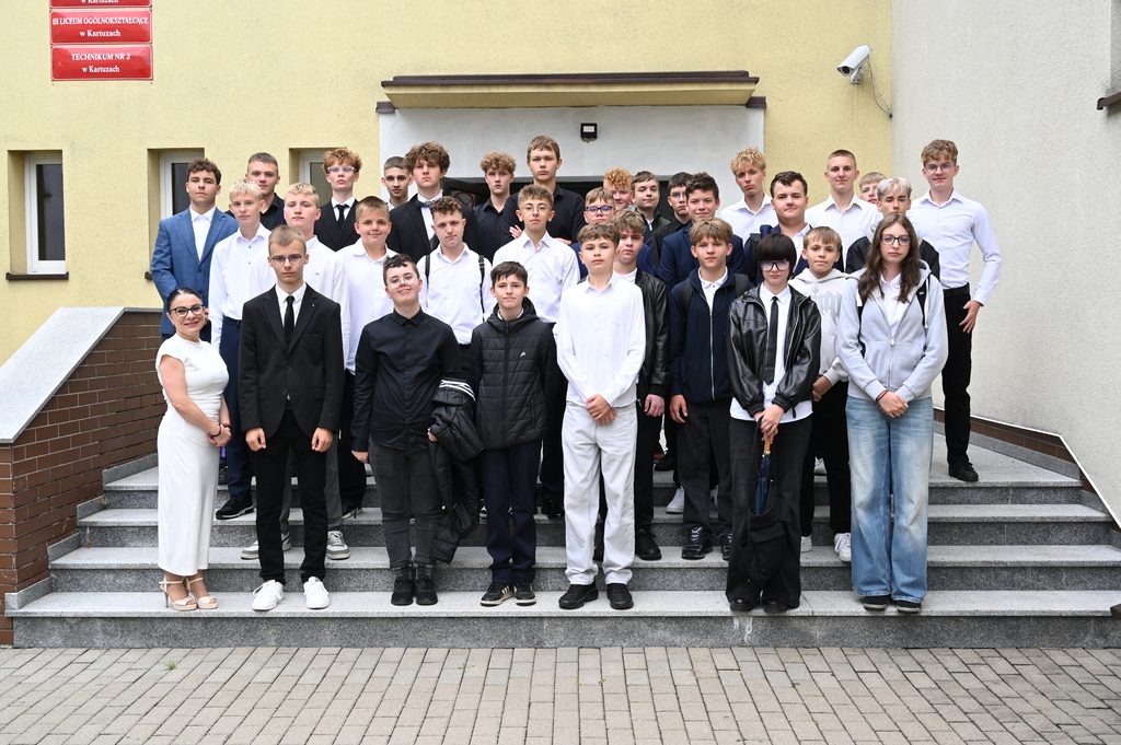 klasa pierwsza - zdjęcie grupowe