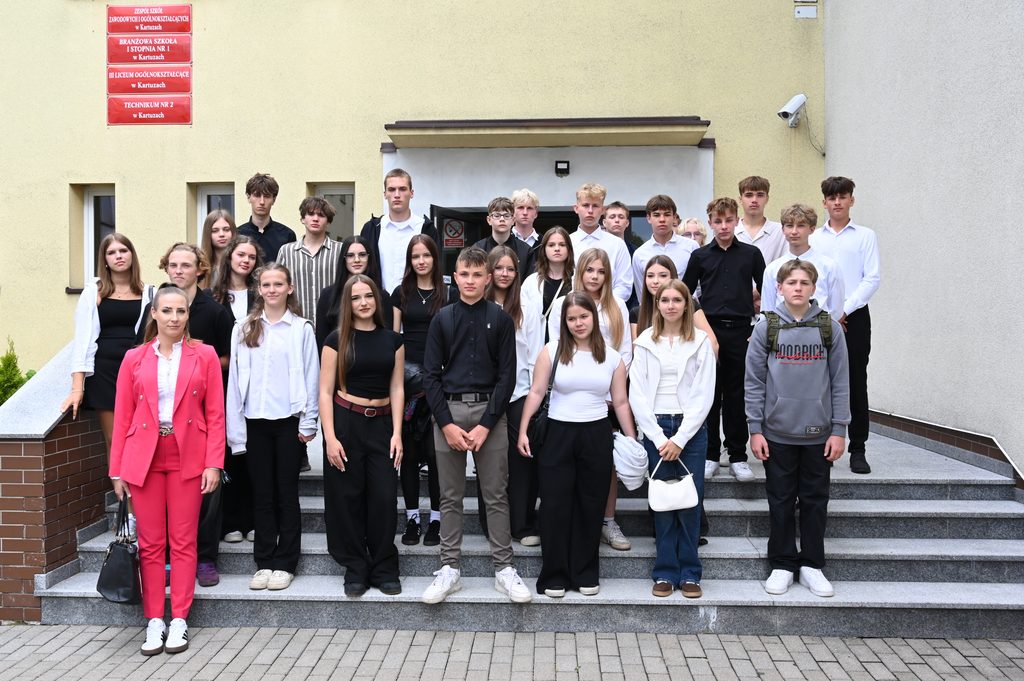 klasa pierwsza - zdjęcie grupowe